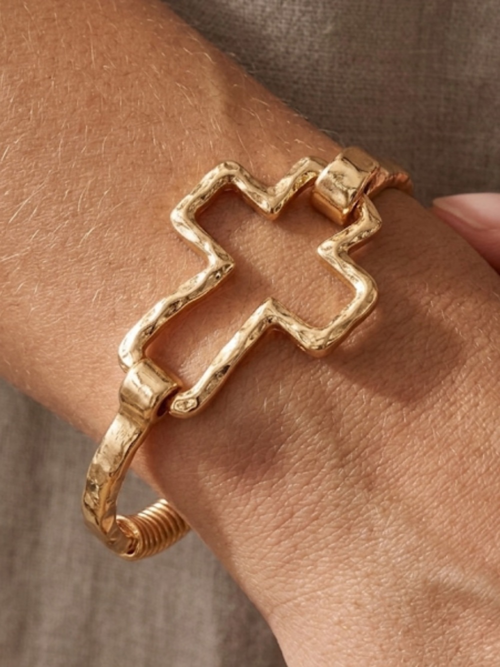 Gold Hammered Hinged Cross Bangle Bracelet | Faith Jewelry
C4